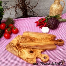 Olive wood board with special rounded handle