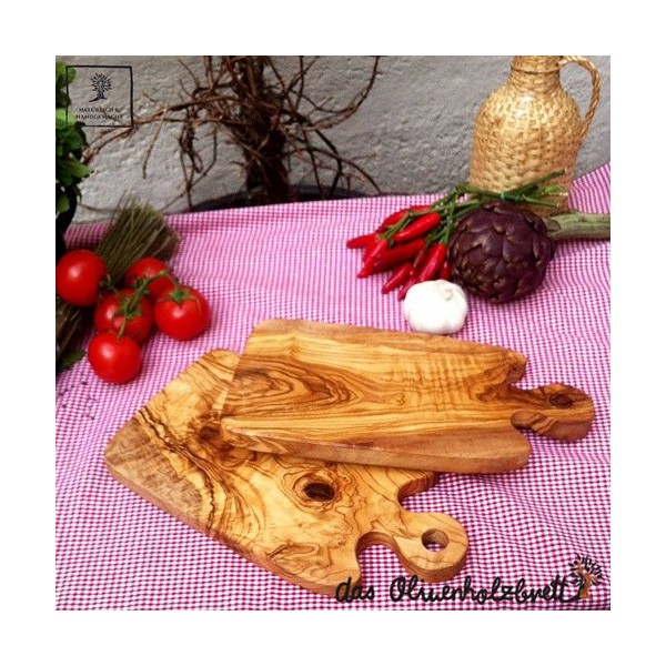 Olive wood board with special rounded handle