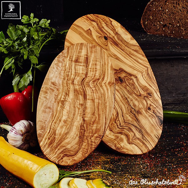 Oval cutting board