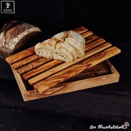 bread cutting board with crumb catcher